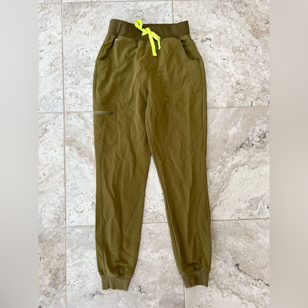 FIGS Zamora Jogger Scrub Pants in RARE Martini Olive Green (PO #2396), S/T